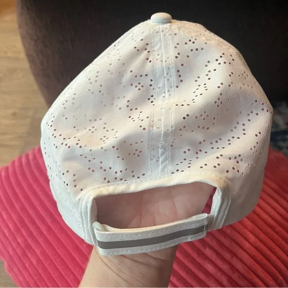 3 Baseball Caps in Black, Gray & White - Picture 2 of 11